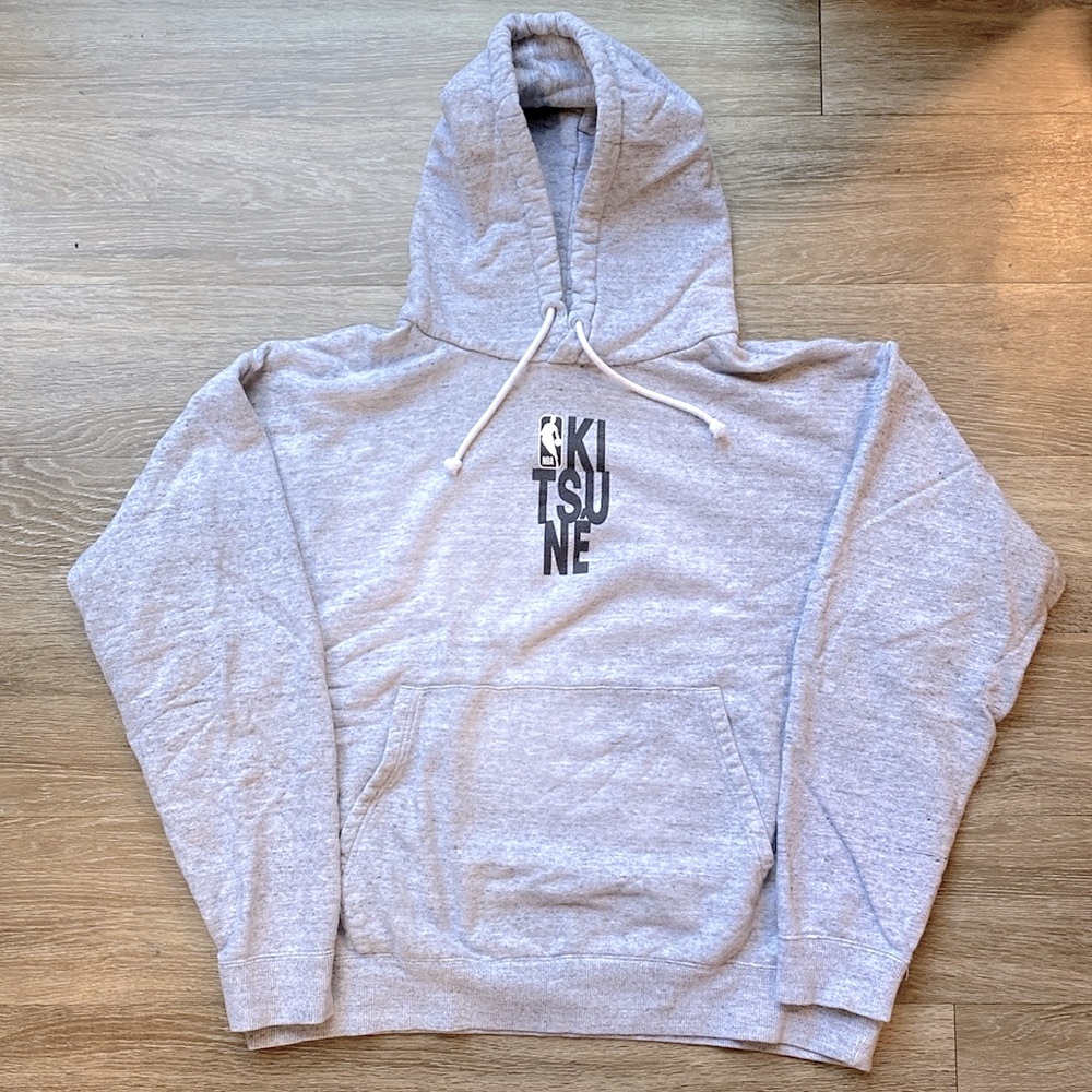 MAISON KITSUNÉ • NBA HOODIE • Size XL